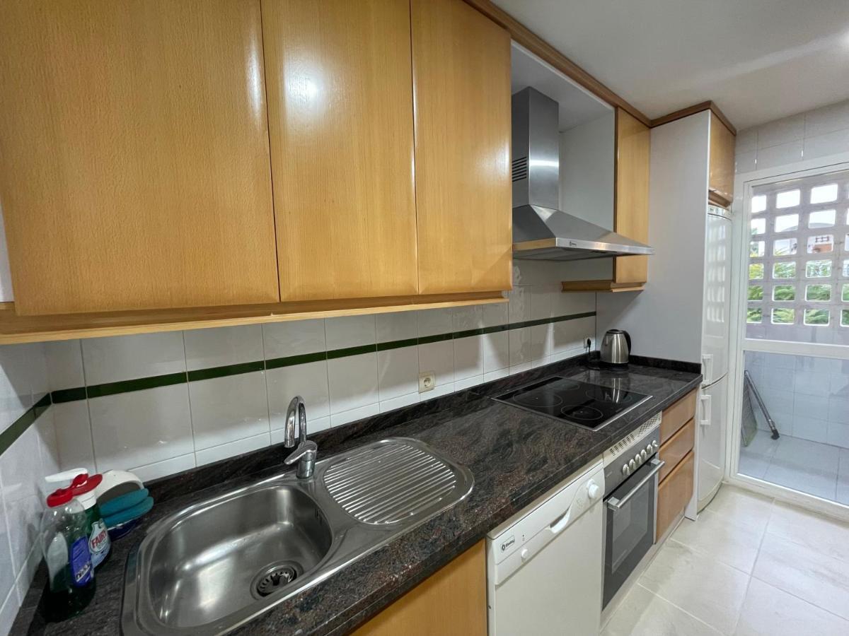 Сozy 2 Bedroom Apartment In Best Area Of Marbella Kültér fotó